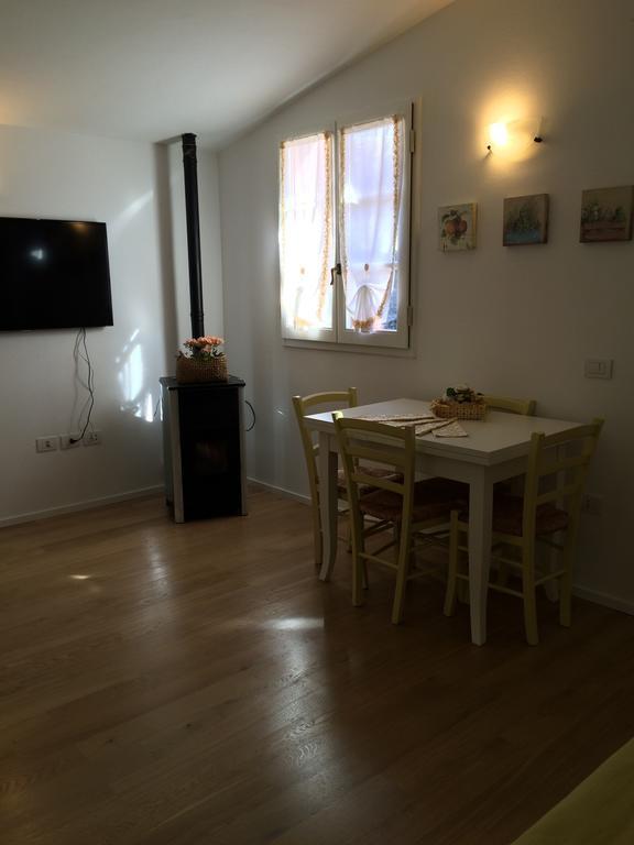 شقة Casina Rosa تْشيرتالدو الغرفة الصورة